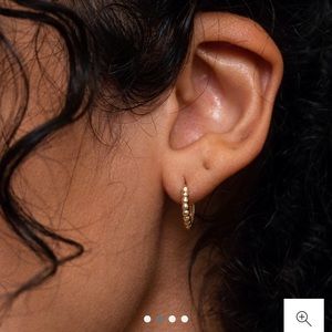 Mejuri 14K Solid Gold Beaded Hoops